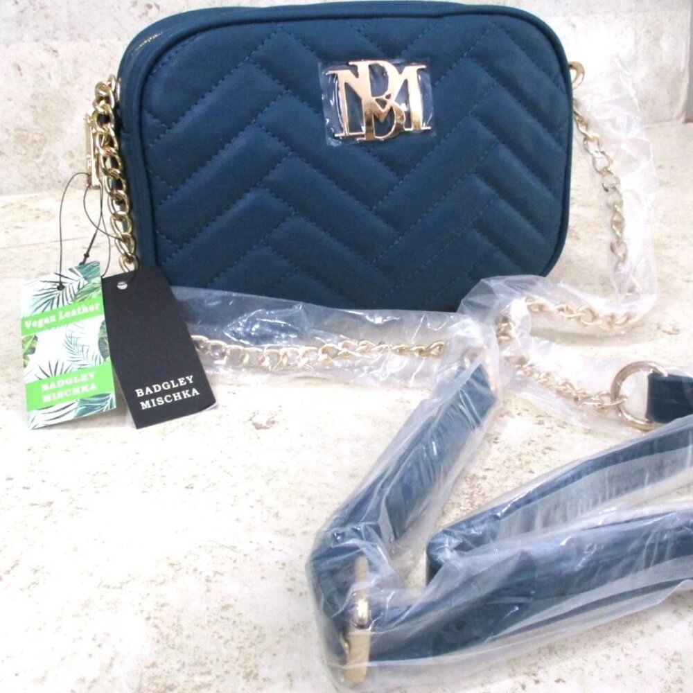 NWT Badgley Mischka Quilted Camera Crossbody Bag